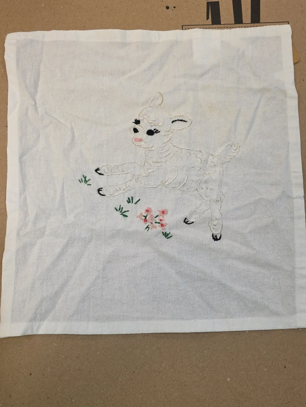 Vintage-Inspired White Embroidered Lamb Kitchen Cloth - Unbranded